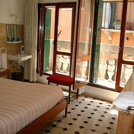 Hotel Casa Peron *