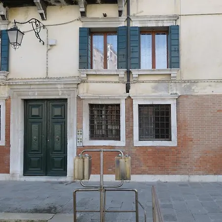 Canal Riva De Biasio Affittacamere Venezia