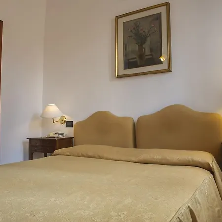 Hotel Iris 2*