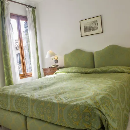 Iris 2* Veneza