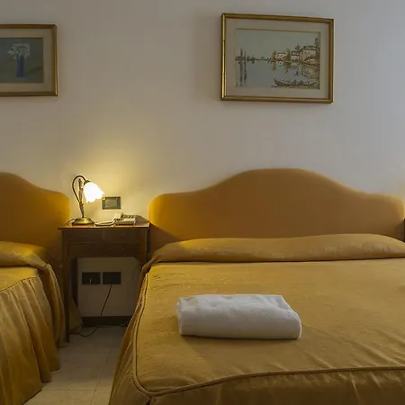 Hotel Iris 2*