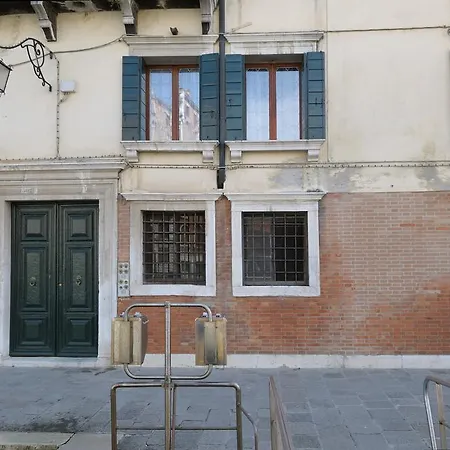 Canal Riva De Biasio Affittacamere