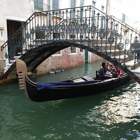 Palazzo San Marco: Historic With Lift *