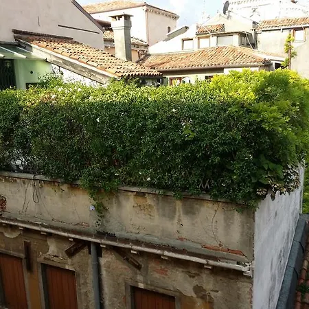 Apartment Palazzo San Marco: Historic With Lift