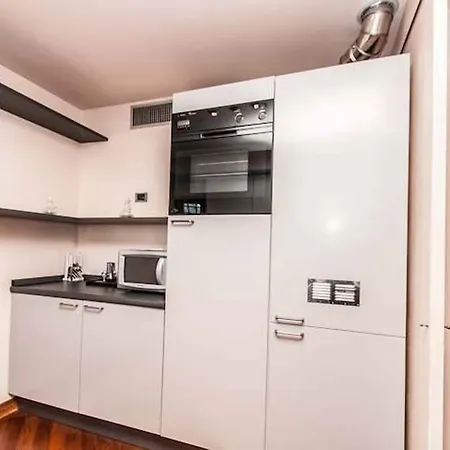 Apartment Palazzo San Marco: Historic With Lift Venice