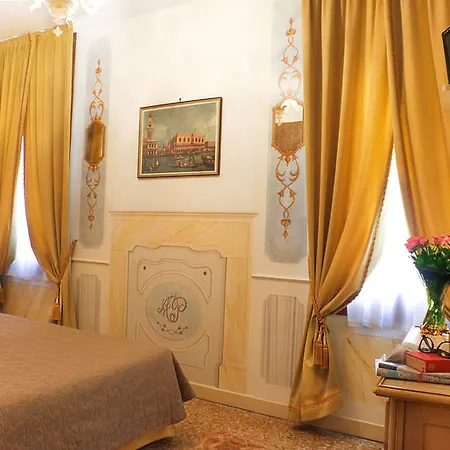 Apostoli Palace