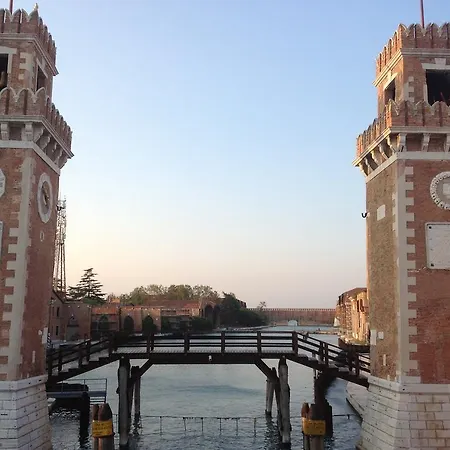 Ai Leoni * Venice