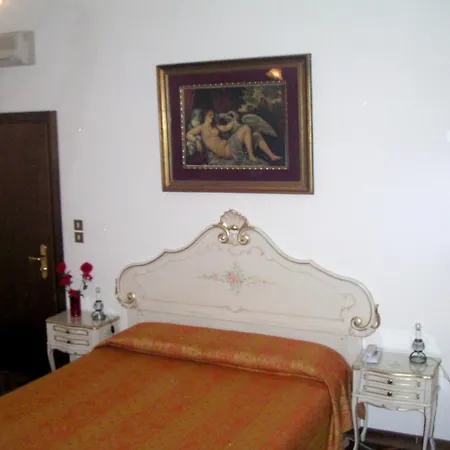 Hotell At Leonard *