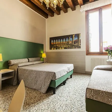 Bed & Breakfast Foresteria Levi 2*