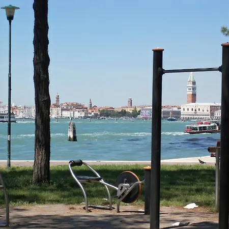 Alojamento de Acomodação e Pequeno-almoço Biennale