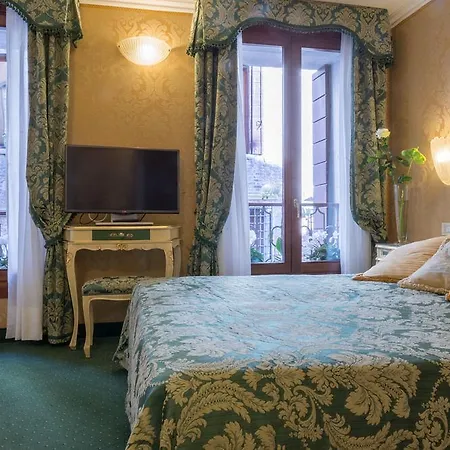 Becher Hotel