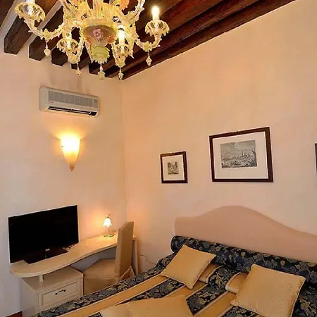 Alloggi Al Mercante 3* Венеция