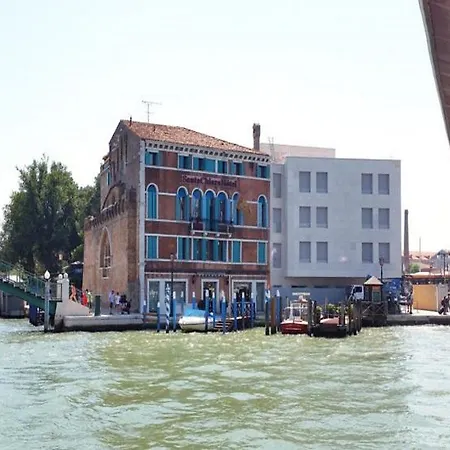 Hotel Santa Chiara 4*