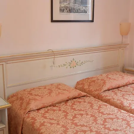 Hotel Ambassador Tre Rose Benátky