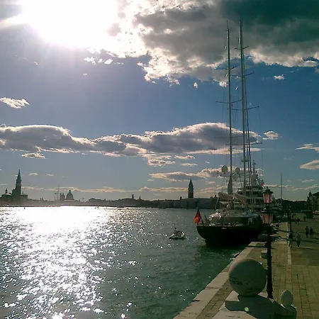 Marinaressa Biennale Terrazza 公寓 *