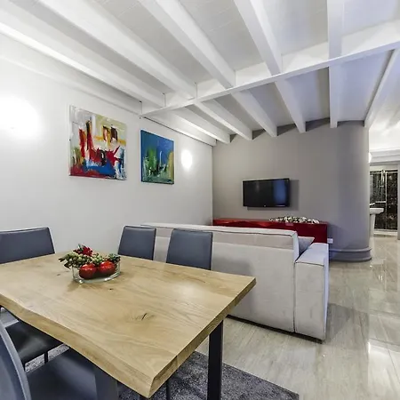 New Luxury Apartment *