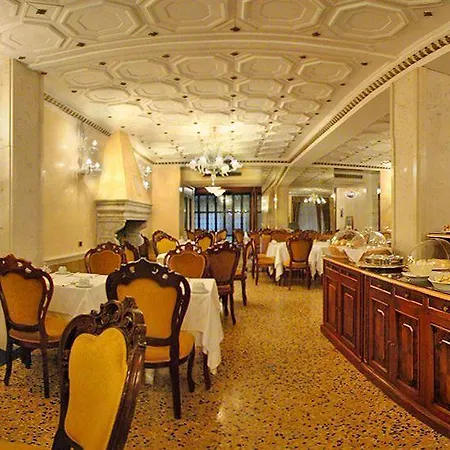 Hotel Nh Santa Lucia 4*