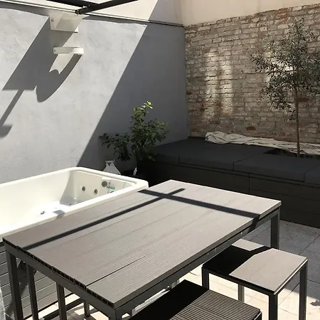 Apartment Borgoloco Luxury Flat With Jacuzzi