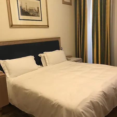 ホテル フォスカリ パレス 4*
