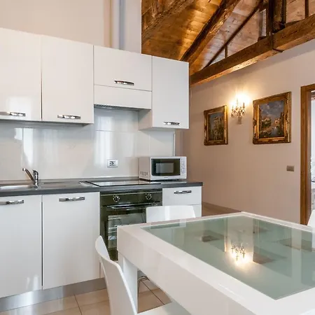 Palazzo Della Torre Apartment Venice