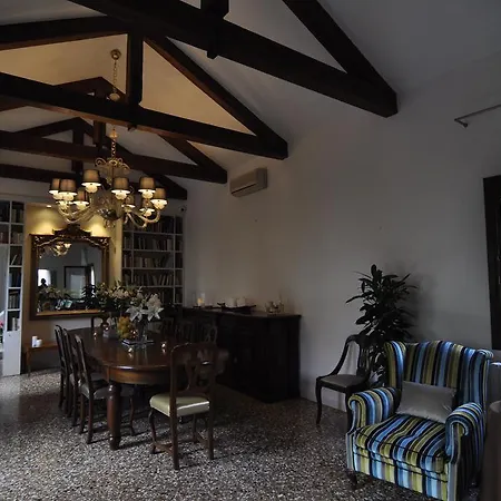 Bed & Breakfast Casa Colleoni 2*