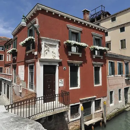 Casa Colleoni Bed & Breakfast 2*
