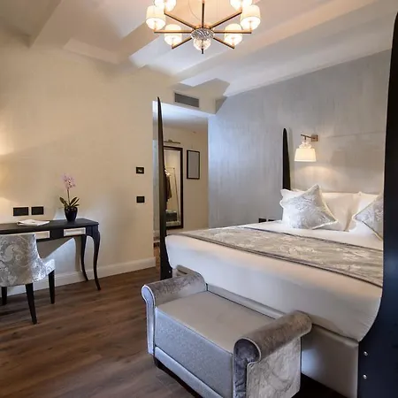 Hotel Palazzo Veneziano - Collection