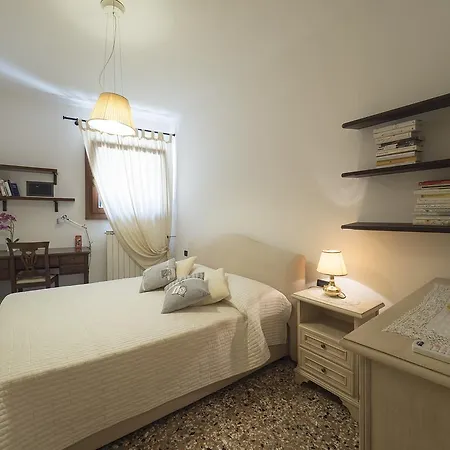 Romantic Lagoon - Canal View Apartment *