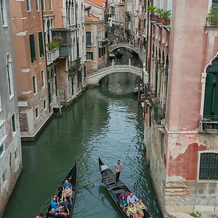 Ca' Dell'angelo 2* Venezia