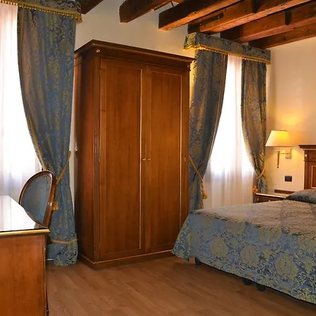 Le Marie Guest house 2*