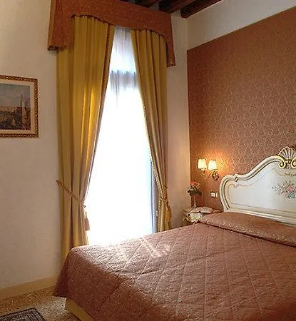 Apostoli Palace Bed & Breakfast 3*