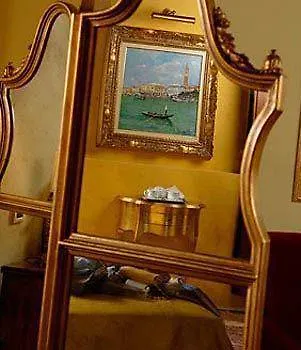 Windows 2* Venedig