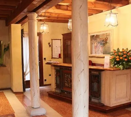 Ai Due Fanali Adults Only 3*