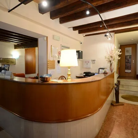 Hotel Iris 2*