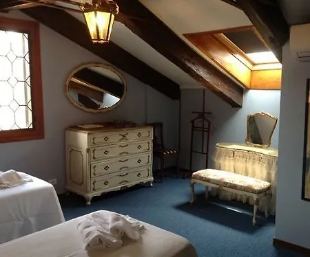 Residenza Ca' Corner Bed & Breakfast 2*