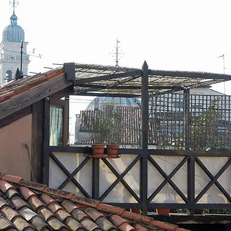 Casa Linger Hotel *