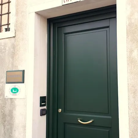 Casanova Fourrooms
