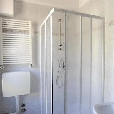 Rosa Hotel 2*