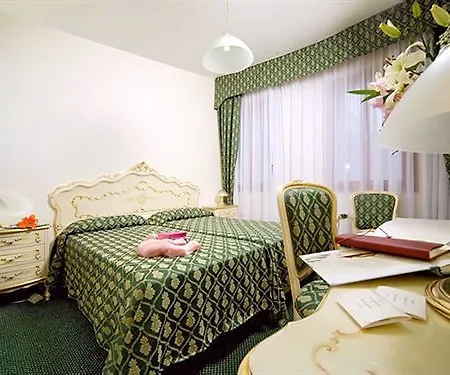 Commercio & Pellegrino Otel Venedik