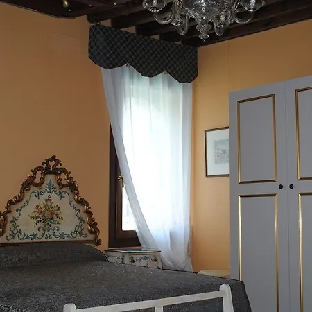 ベッド・アンド・ブレックファスト B ＆ B サン フィルミノ 2*