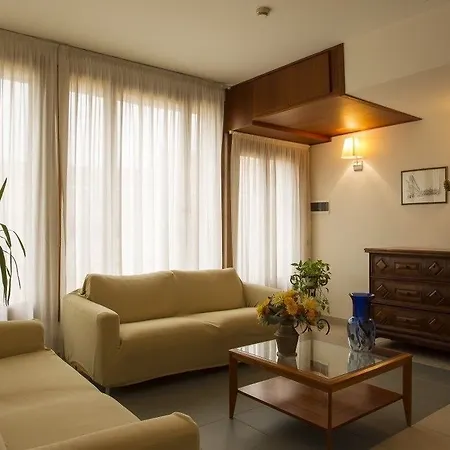 מלון Domus Ciliota 3*