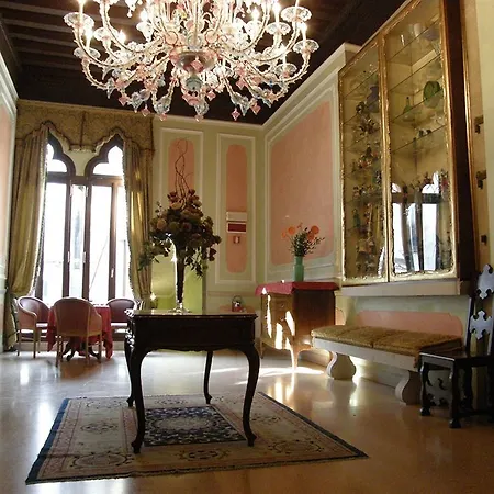 San Moise Hotel