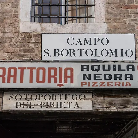 Rialto Bridge Large Venetian Style With Lift Apartment *