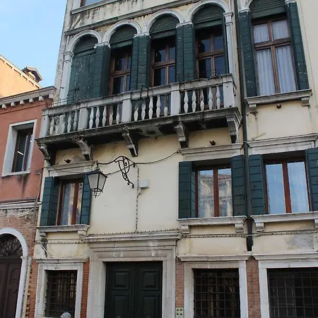 Bed & Breakfast Residenza Ca' Corner 2*