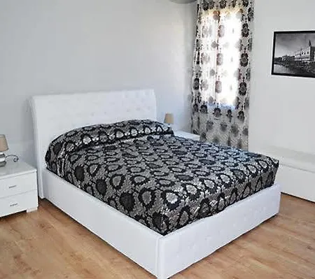 Apartment In Ai Carmini