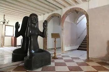 مبيت وإفطار سان فيرمينو 2*