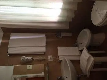 Hotel Canada 2*