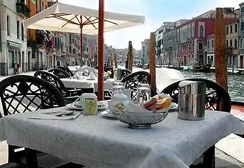Ca' Dogaressa Hotell 3*