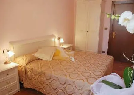 Stella Alpina Edelweiss Hotel 2*