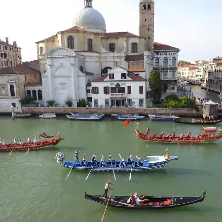 Bed & Breakfast Vista Sul Canal Grande 2*